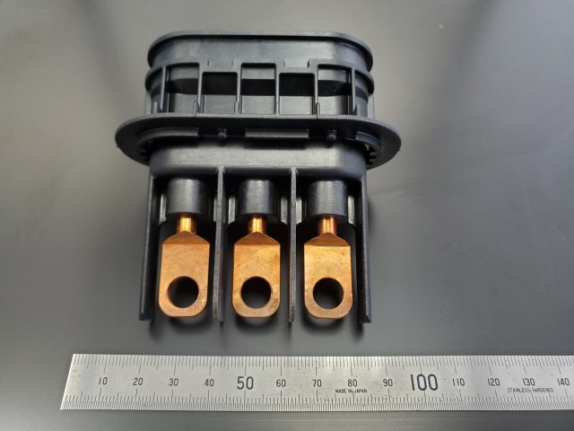 インサート成形金型が得意です！